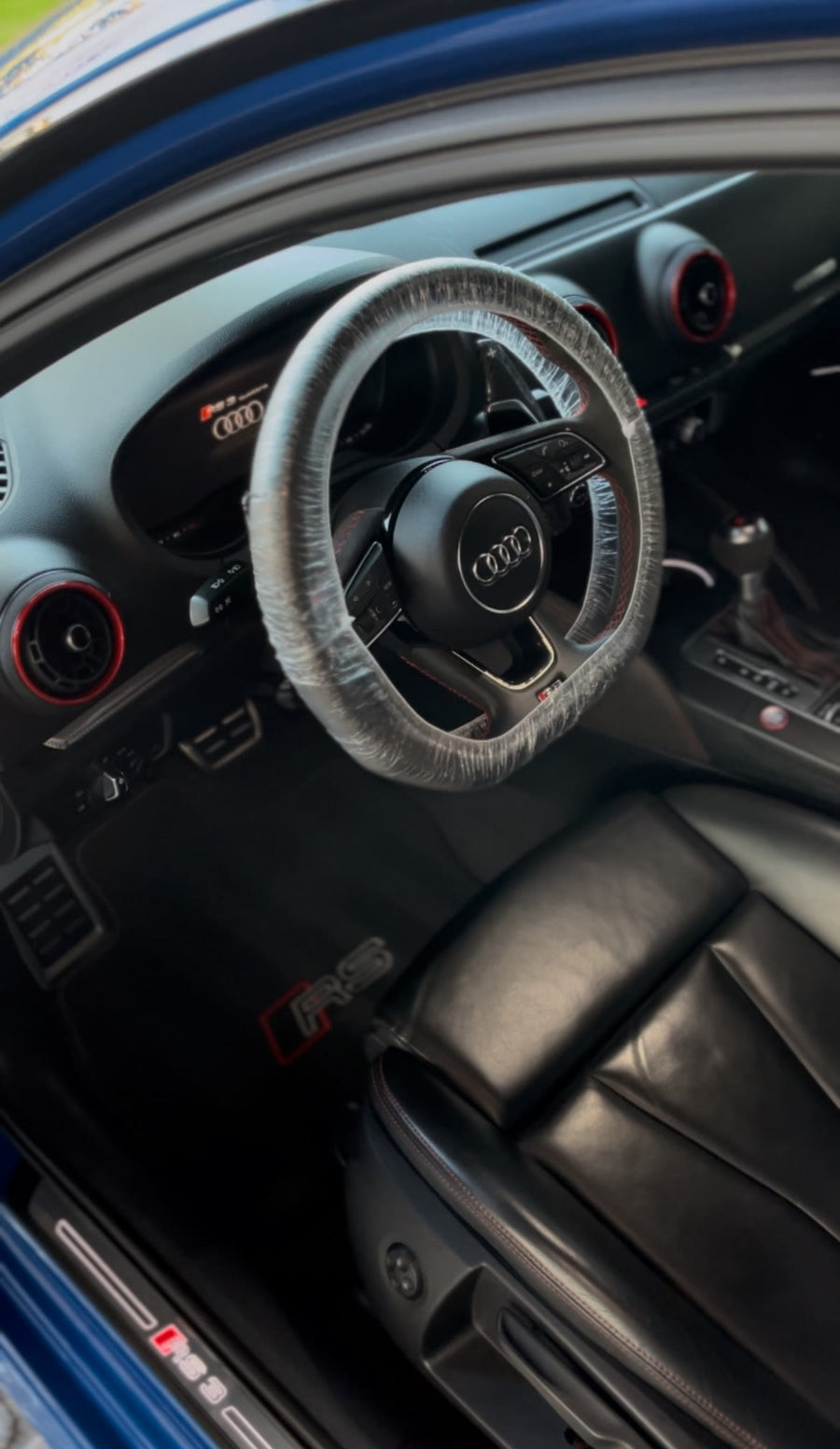 Interior de cuero de un Audi RS3 tras un Burnout Exclusive