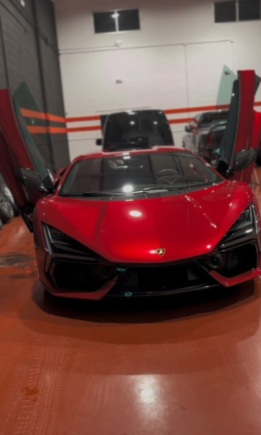 Lamborghini Revuelto rojo tras un Signature Detail a domicilio